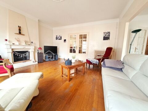   BEL APPARTEMENT AU CENTRE VILLE D'ABBEVILLE Appartement - 4 pi�ce(s) - 146 m�