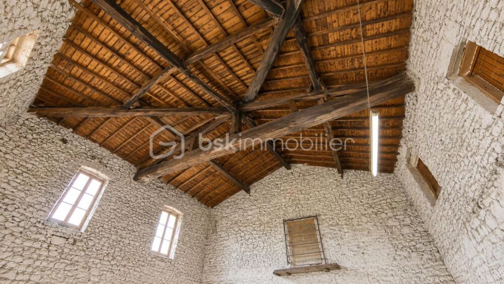 Vente Remise/Grange EXCLUSIVITÉ – ANCIENNE GRANGE EN PIERRES À RÉHABILITER – PLUS DE 300 M² DE SURFACES BRUTES Montelimar