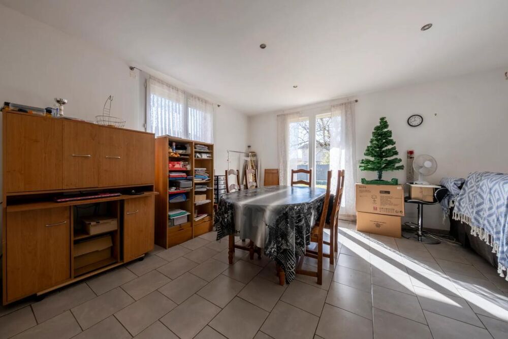 Spacieuse maison avec 7 chambres à Boussens