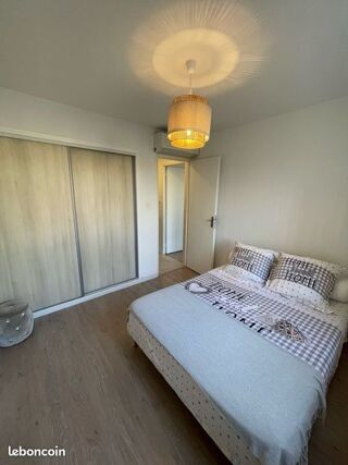  Appartement à louer 3 pièces 80 m²
