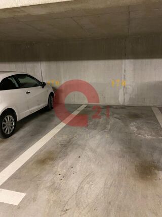  Parking / Garage  louer 