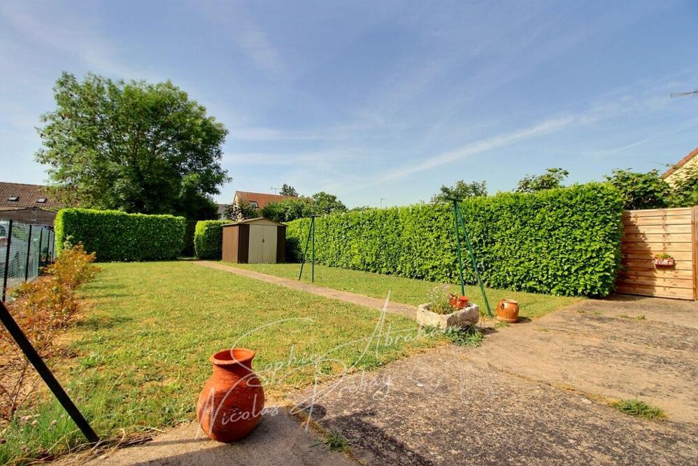 Maison de 3 pièces, 2 grandes chambres avec jardin et garage