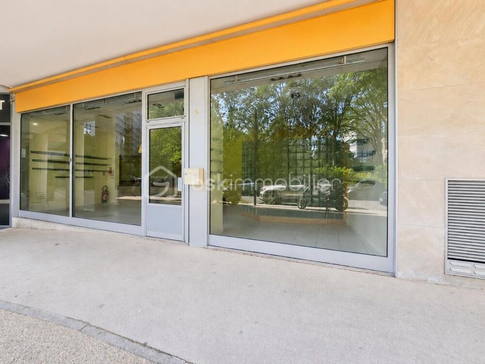   Local commercial - Courbevoie 