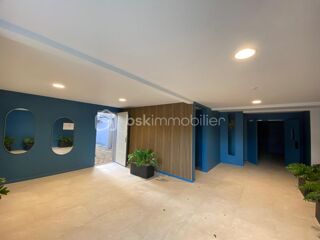 Vente Appartement Appartement 2 pièces – 68 m² avec jardin de 103 m² – à restaurer entièrement - Résidence avec ascenseur et parking avec portail Saint christol