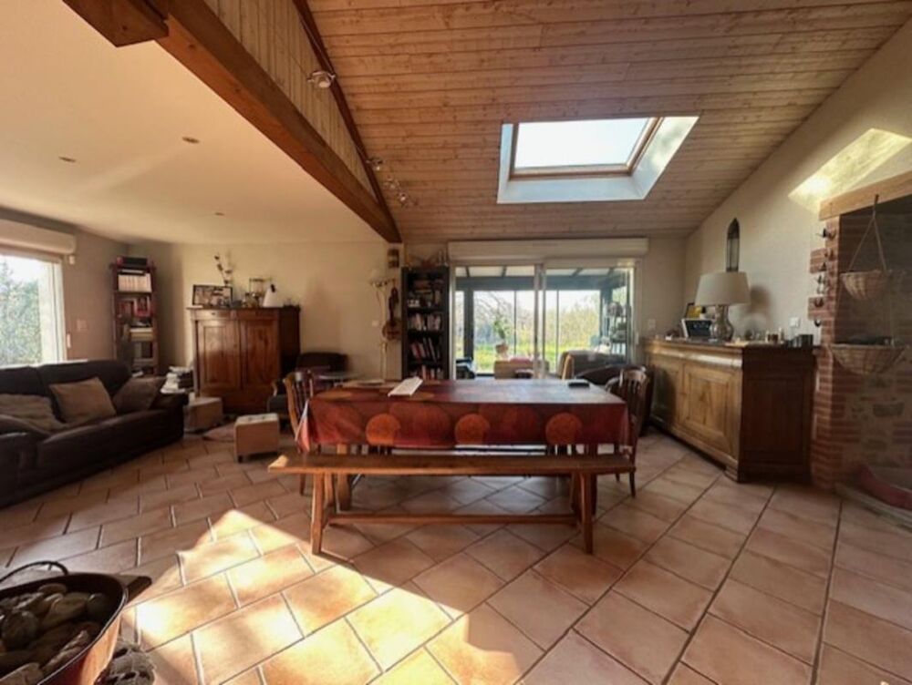 AUBIGNY-LES CLOUZEAUX, Longère 156 m², dépendance, 3569 m² terrain