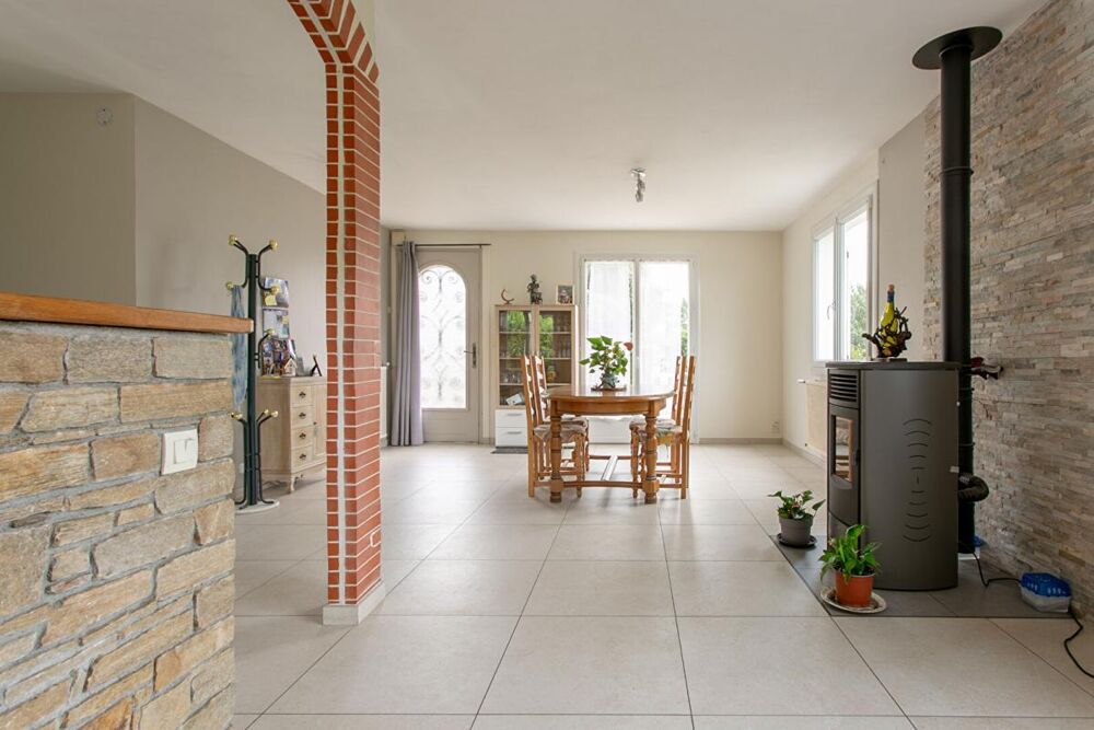 Maison Gorges 4 P . 3 Chs . 84.7 M² . Garage . T 545 M² . Terrasse