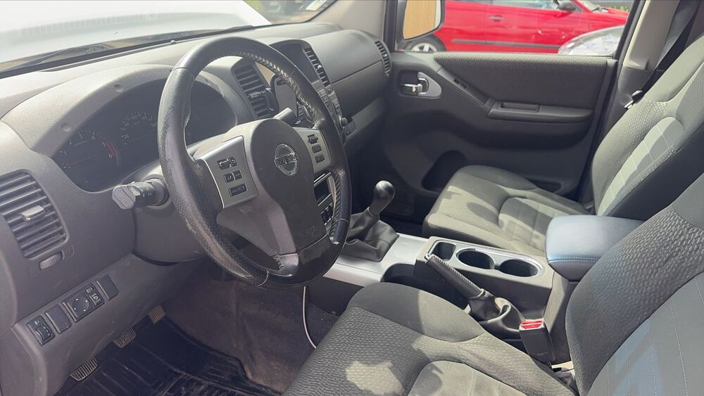Navara 2.5 dCi 190 4WD Double Cabine 2015 occasion 38300 Bourgoin Jallieu