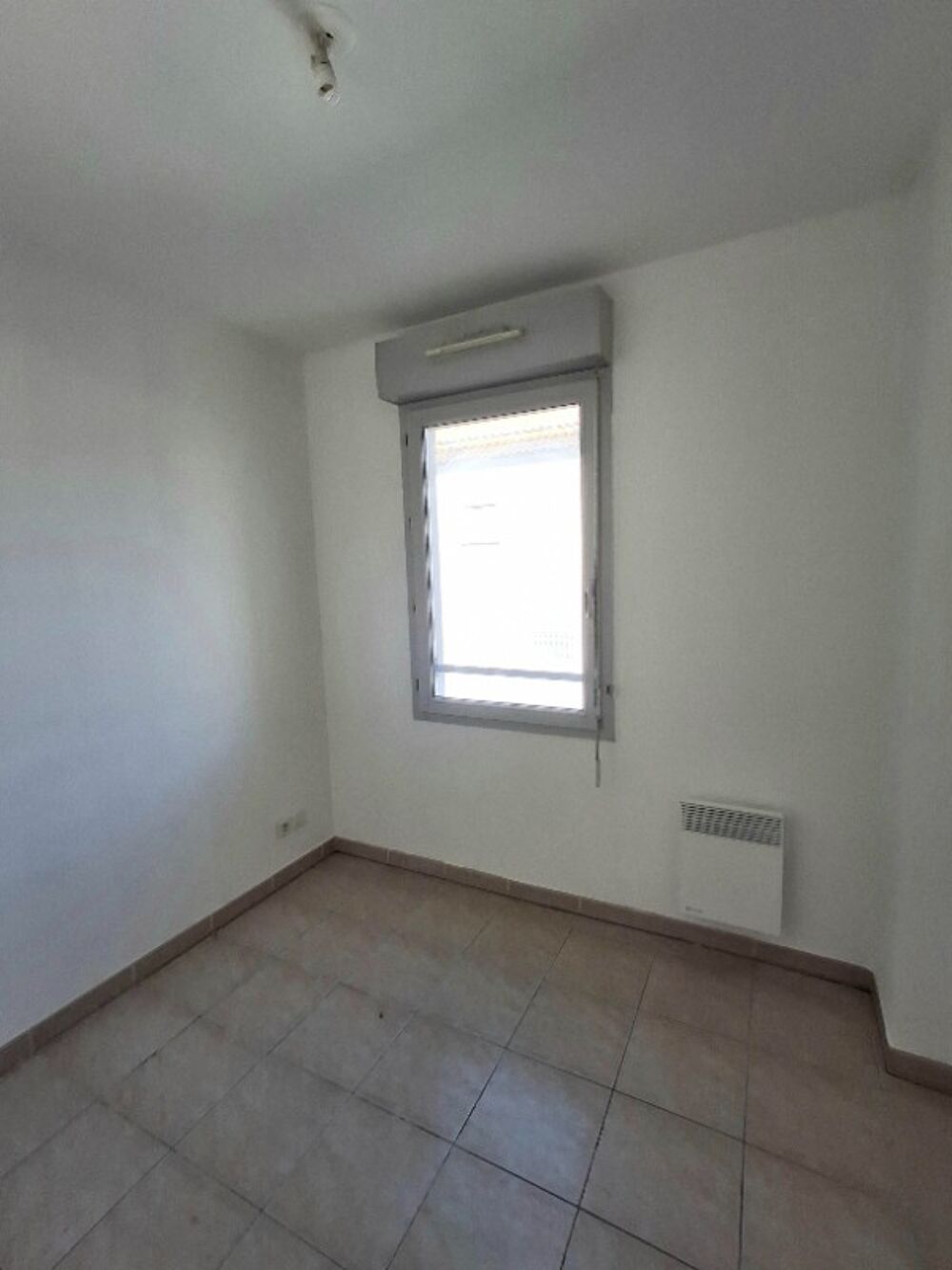 Location Appartement T2 avec terrasse et parking à ST CHAMAS Saint chamas