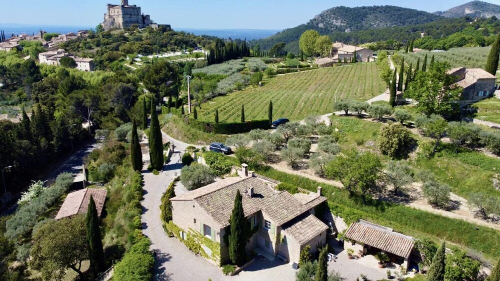 le Barroux- Bastide charme entre ciel, pierres et Ventoux !!