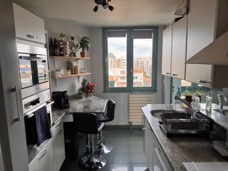  Appartement à louer 3 pièces 95 m²