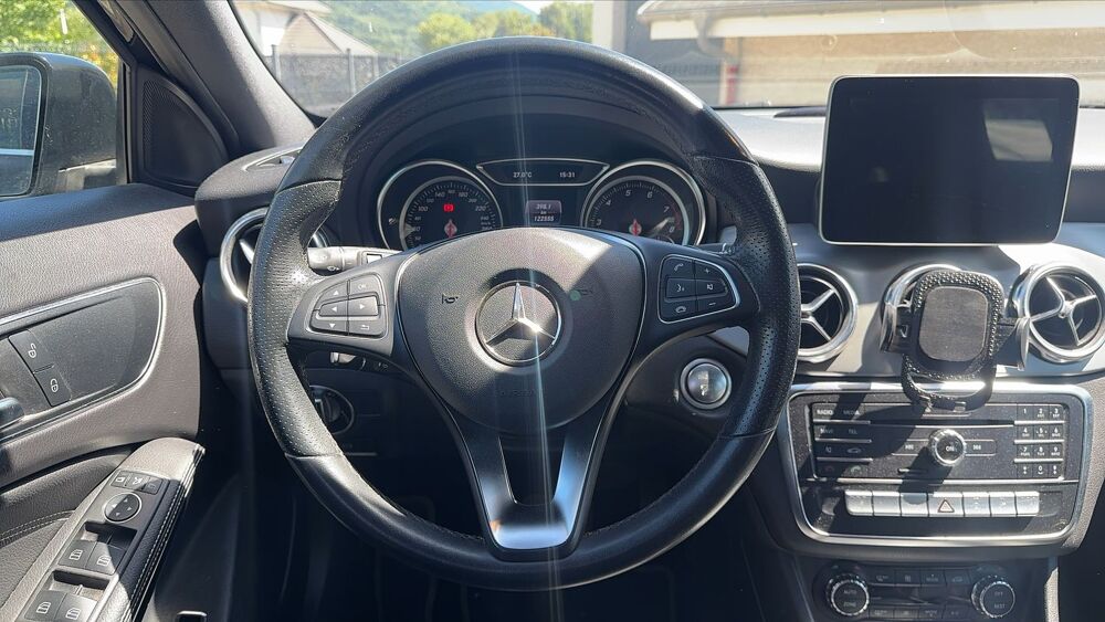 Classe GLA 200 156 7G-DCT Sensation - Automatique 2019 occasion 38000 Grenoble