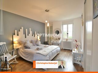  Maison  vendre 9 pices 230 m