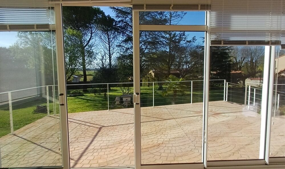Grande maison à vendre 5 pièces FOUQUEBRUNE (16) + dépendances sur terrain d'env 6800 m2