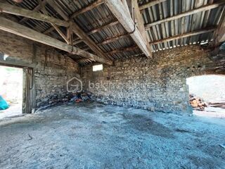  Remise / Grange � vendre 5 pi�ces 275 m�