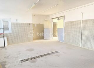  Parking / Garage à vendre 83 m²