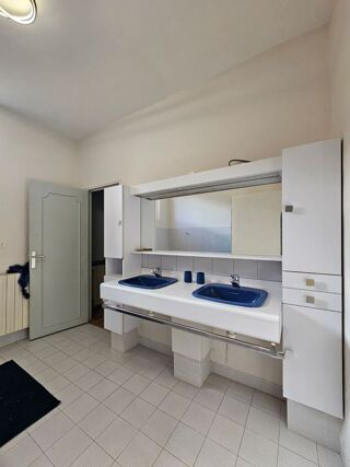  Maison � louer 9 pi�ces 310 m�