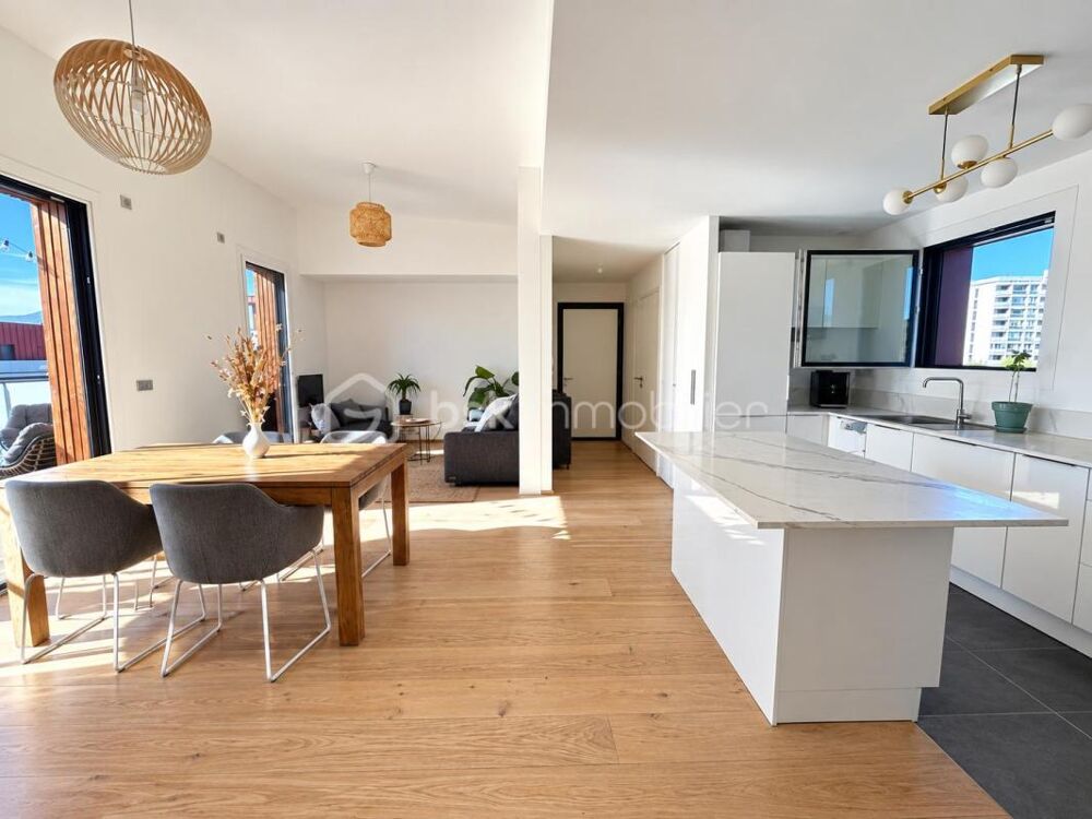 Vente Appartement ANNECY Appartement attique de prestige 70 m², terrasse 65 m², vue dégagée et garage Annecy