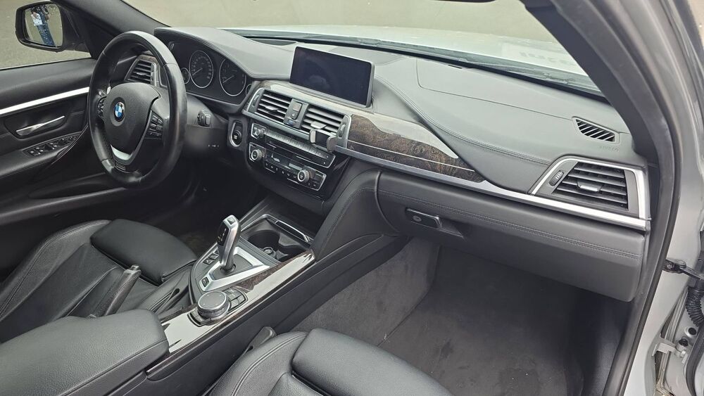 S&eacute;rie 3 (F30) 330e 252 BVA8 Luxury - 5 places Automatique 2016 occasion 91540 Mennecy