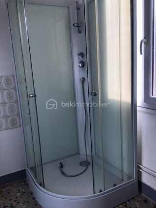  Immeuble � vendre 10 pi�ces 143 m�