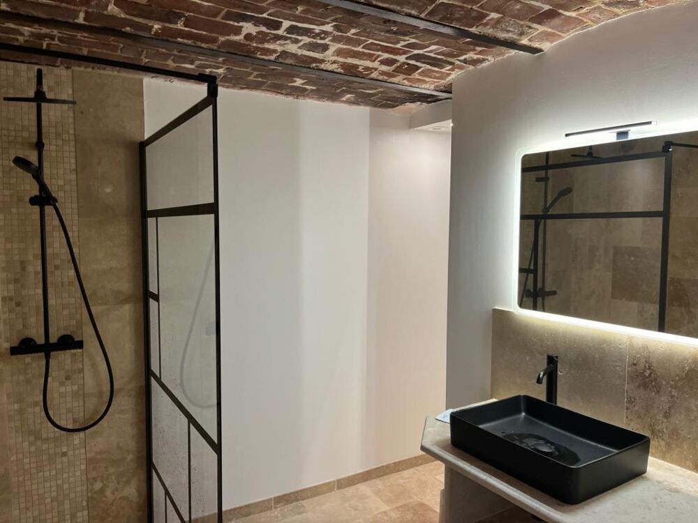 Appartement T2 totalement rénové de 40 M2 à 250 M à pied de la mer et proche de l'hippodrome de Deauville