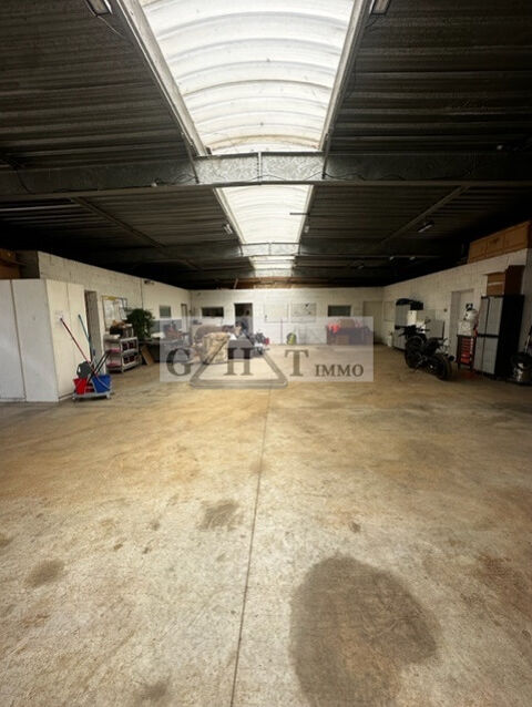   ENTREPOT BUREAUX 350 M² A VENDRE VAUX-LE-PENIL 