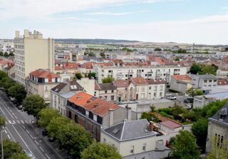  Appartement à louer 4 pièces 85 m²