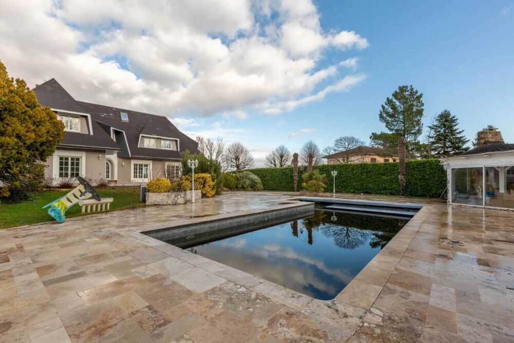 Villa de prestige à Saint-Laurent-de-Mur 450 m²