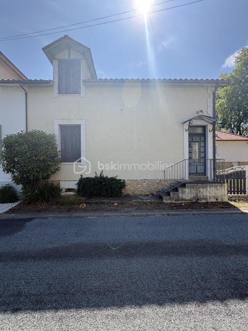Maison mitoyenne 70 m² avec jardin arboré de 706 m²