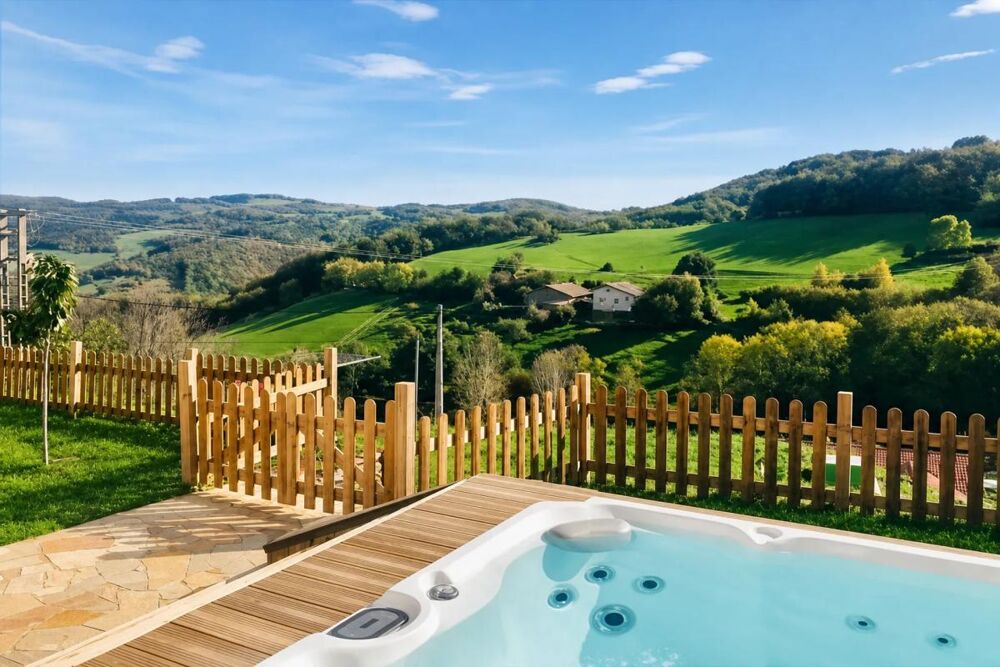 Maison 10 pièces, 374 m² à Montromant (loué)