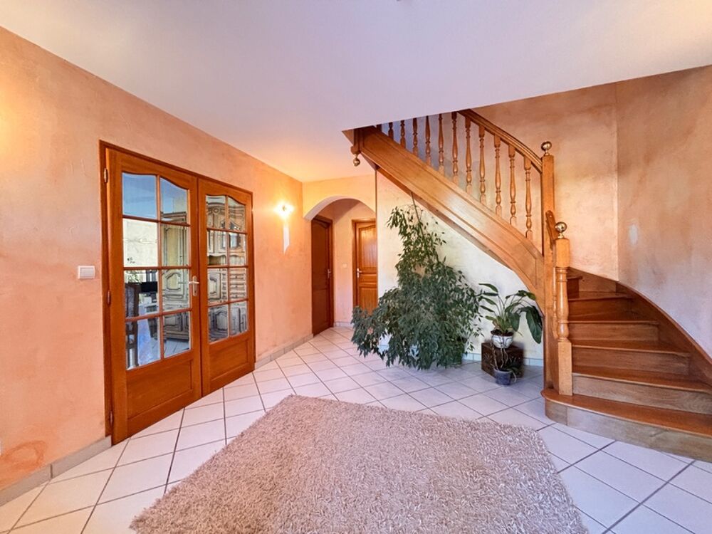 Maison de 167 m² - 3 chambres - Terrain clos de 1500 m² - Au calme à DRACY-le-FORT
