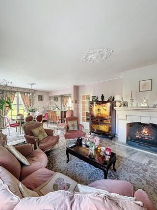  Propriété/château à vendre 7 pièces 265 m²