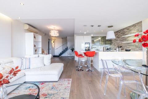  Appartement � louer 4 pi�ces 120 m�