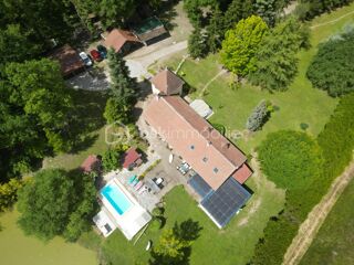  Proprit/chteau  vendre 9 pices 250 m