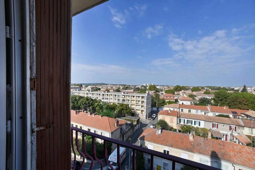 Charmant 3 pièces avec balcon au dernier étage à Avignon
