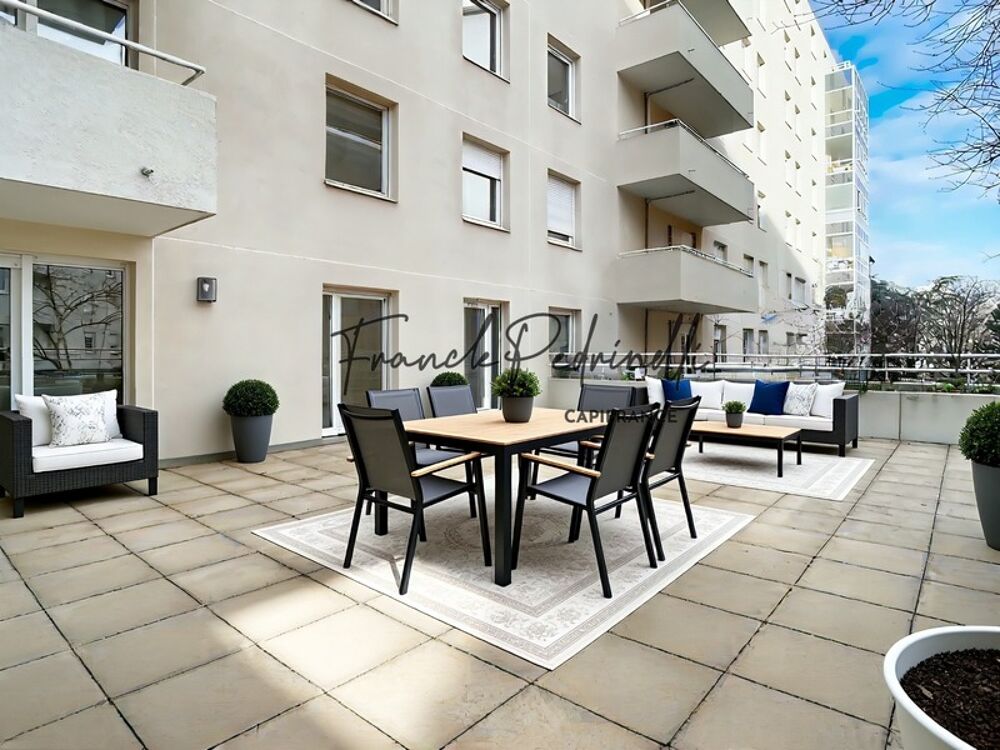 Appartement à vendre 3 pièces 72 m² VILLEURBANNE (69) CHARPENNES  Place Charles Hernu avec terrasse exceptionnelle de 75 m²