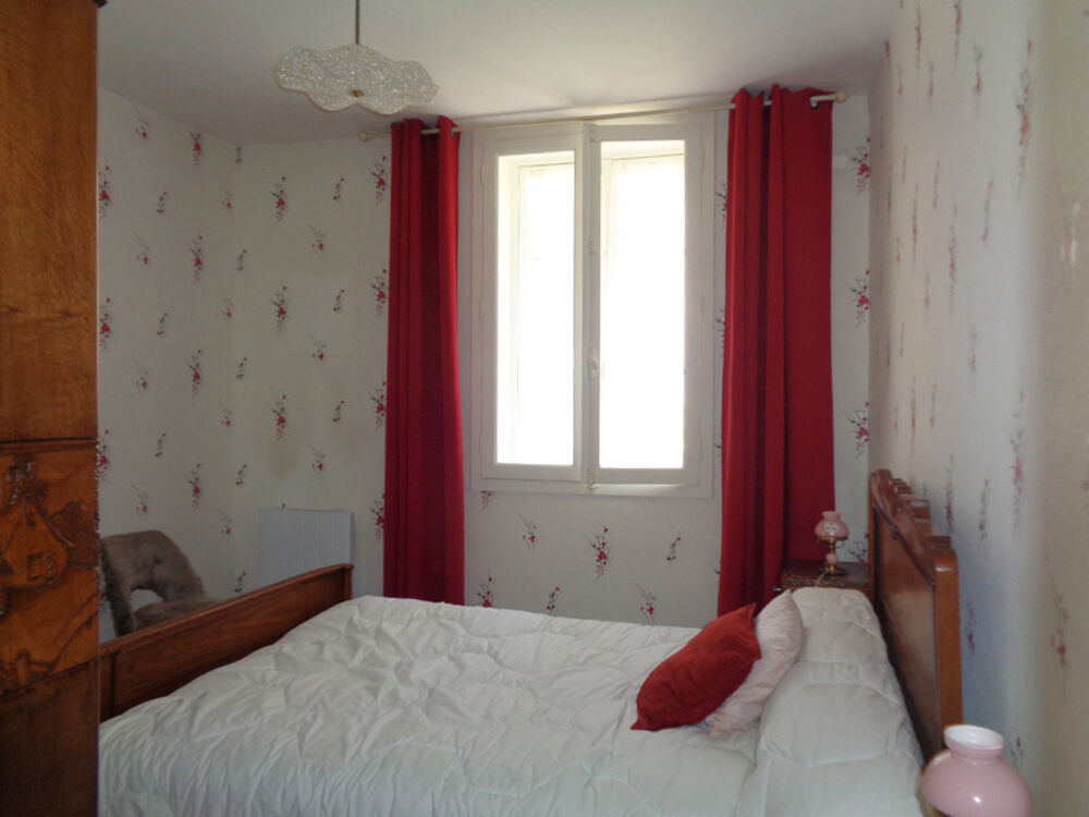 Maison à vendre 4 pièces BLENEAU (89) Maison au coeur du village de Bléneau, jardin et garage