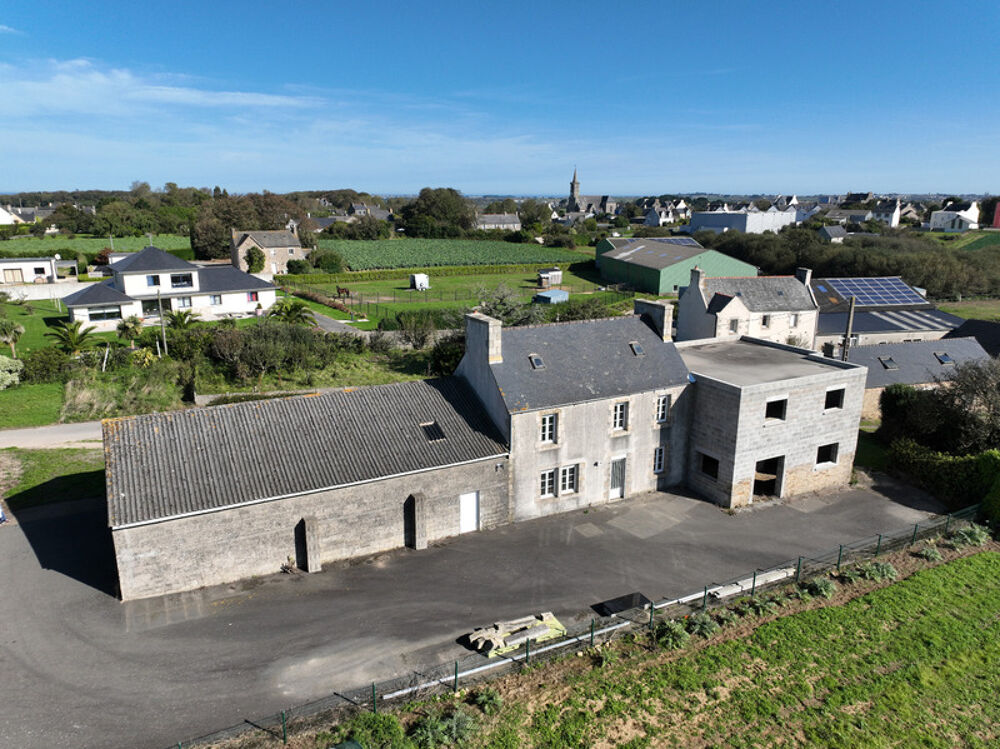 Fort potentiel pour cette maison de 250m2 à 4 kilomètres des plages