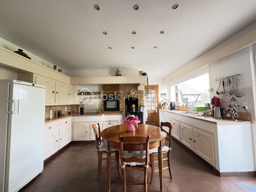 Rare sur Fretin Nouveauté ! Maison individuelle semi-plain pied de 290 m² - 6 chambres + double garage + jardin + dépendances +