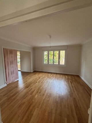  Appartement à louer 2 pièces 69 m²