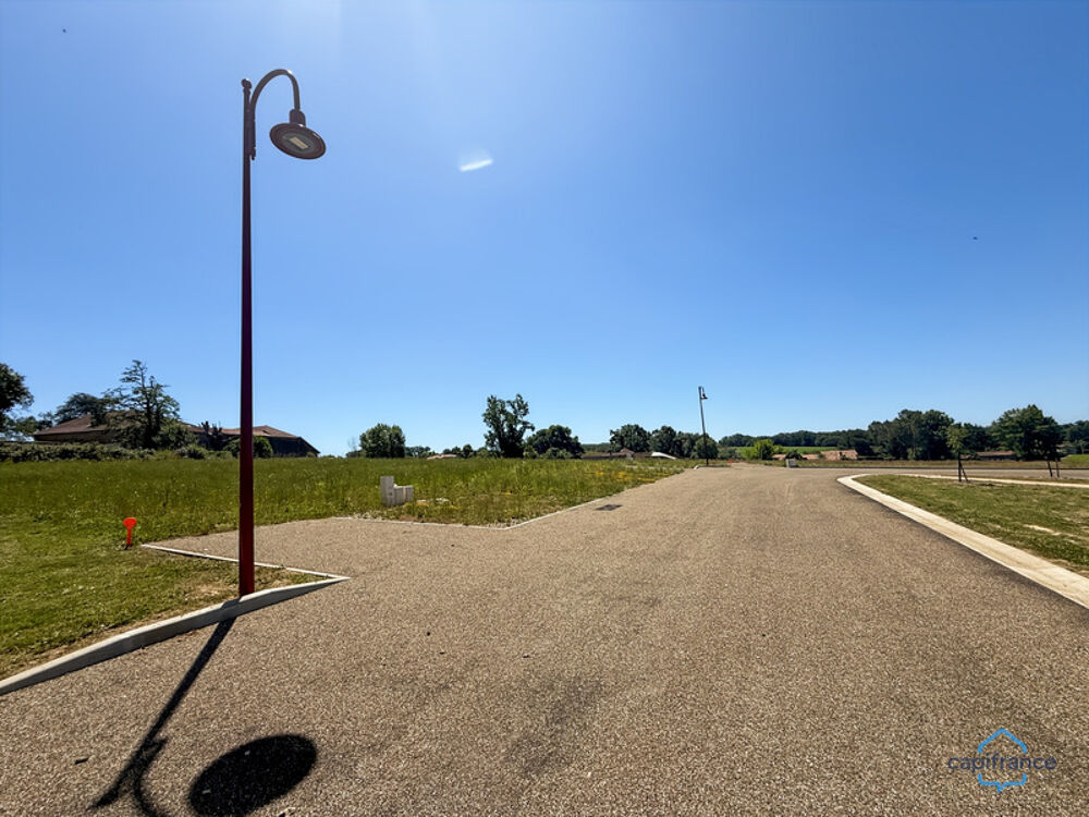 Vente Terrain Dpt Gers (32), à vendre BERNEDE terrain constructible de 1335 m² viabilisé et borné, au calme Bernede