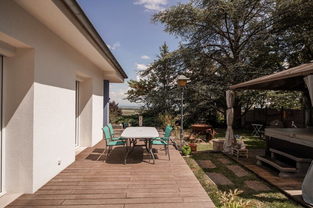 Vente Maison Dpt Saône et Loire (71), à vendre proche MACON maison P9 de 239m² - Terrain de 1600 m² - Macon
