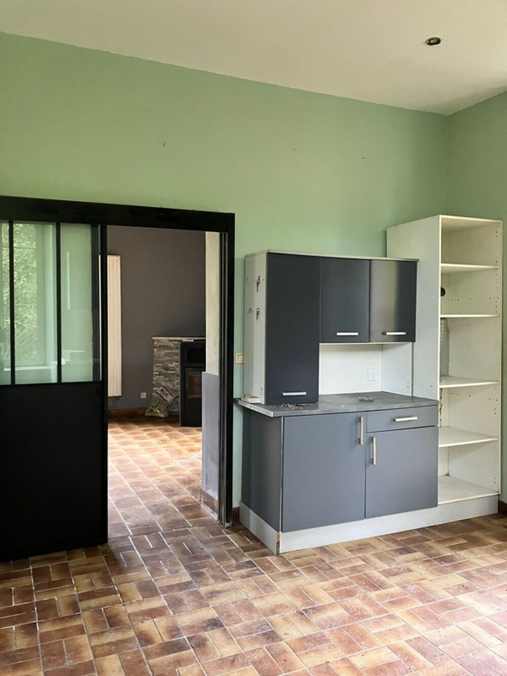 Un domaine de pierre de 160 m² env. à rénover sur 15950 m² de forets préservées, Un havre rare entre ciel et pins !