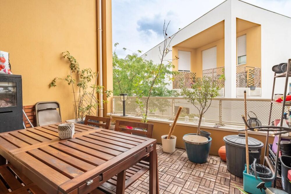 Duplex 3 pièces de 64 m² avec balcon et parking à Stains