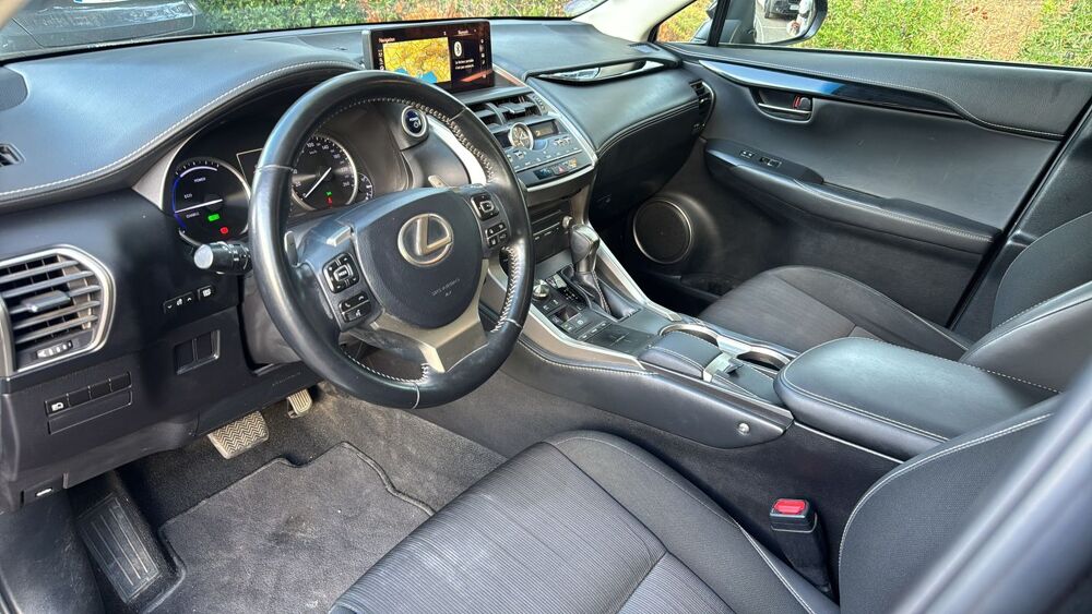 NX 2.5 VVT-i 197 300h Hybrid E-CVT Executive - Automatique Entr 2019 occasion 06410 Biot