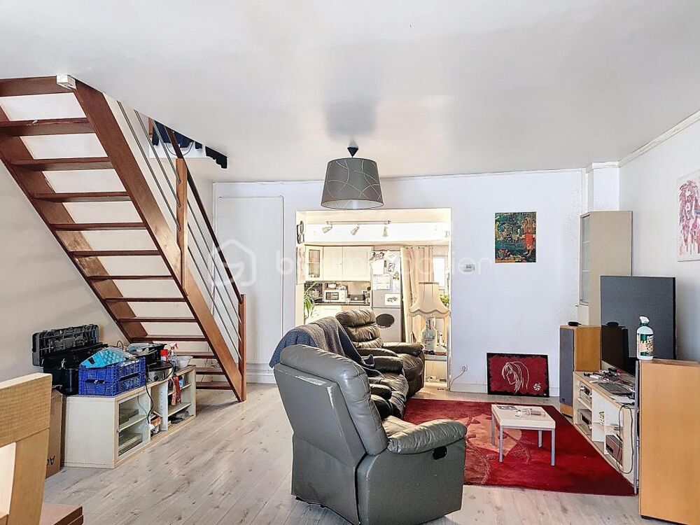 Exclusivité BSK Immobilier  Maison de ville avec extérieur et jardin
