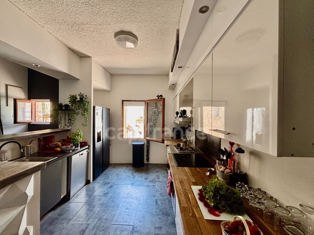 GIGEAN(34), À VENDRE MAISON DE VILLAGE RÉNOVÉE P4, SURFACE TOTALE 126 m2, TERRASSE 10 m2, GARAGE 26 m2, CENTRE VILLE