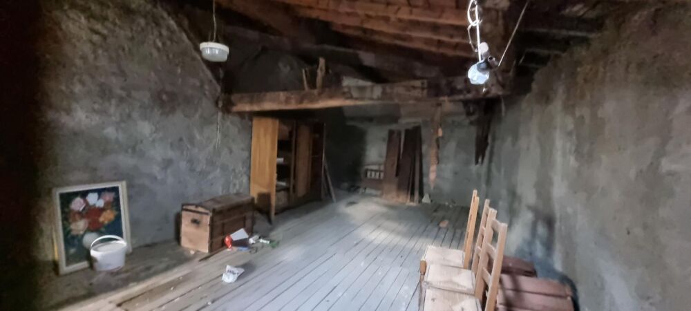Vente Remise/Grange Grange à vendre CHAURIAT (63) Chauriat