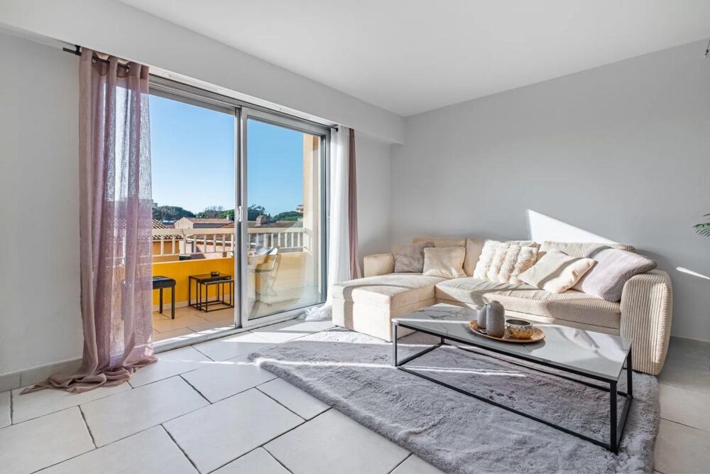 Appartement en vente de 44 m² à Fréjus, locataire en place