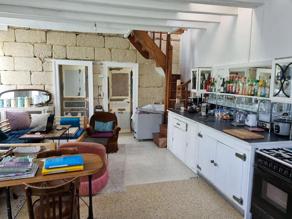 MAISON DE VILLAGE ET SES CAVES CHAMPIGNONNIERES