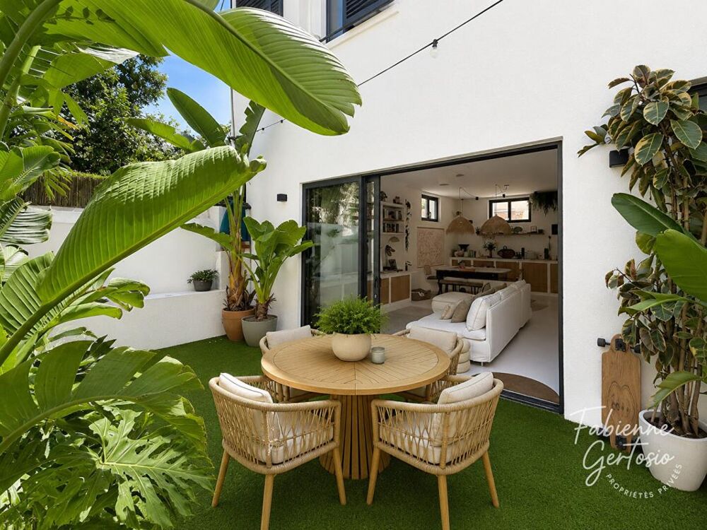 Vente Maison La Ciotat ! RARE ! Maison de ville réinventée à 5mn  à pieds des plages et du port La ciotat